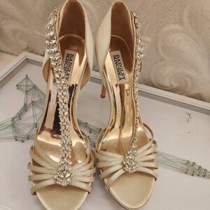 Badgley Mischka Cream Embellished St Heels. Excellent condition. Size 9